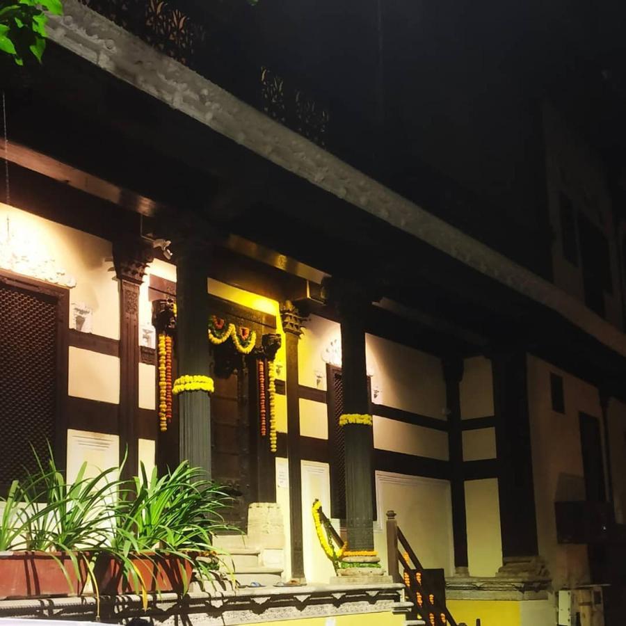 蒂万吉尼哈维里住宿加早餐旅馆 阿穆达巴 外观 照片