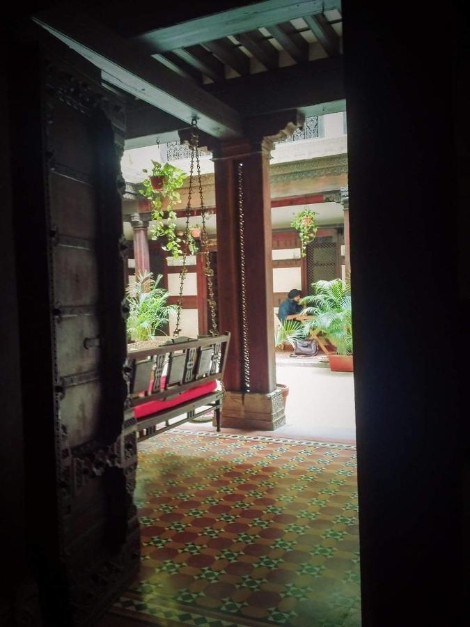 蒂万吉尼哈维里住宿加早餐旅馆 阿穆达巴 外观 照片