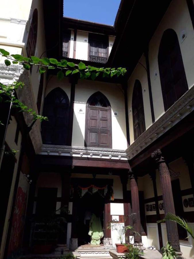 蒂万吉尼哈维里住宿加早餐旅馆 阿穆达巴 外观 照片