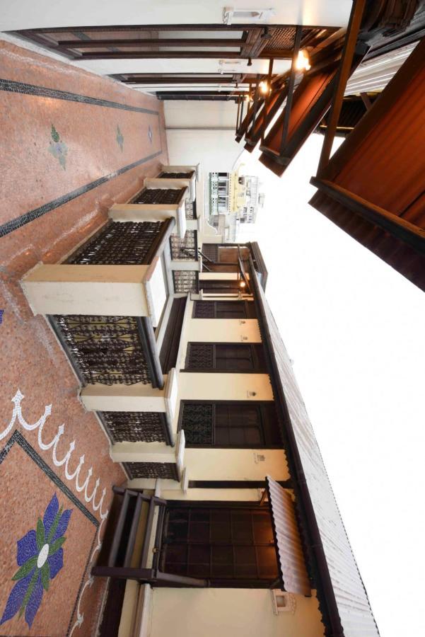 蒂万吉尼哈维里住宿加早餐旅馆 阿穆达巴 外观 照片