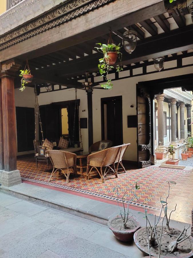 蒂万吉尼哈维里住宿加早餐旅馆 阿穆达巴 外观 照片