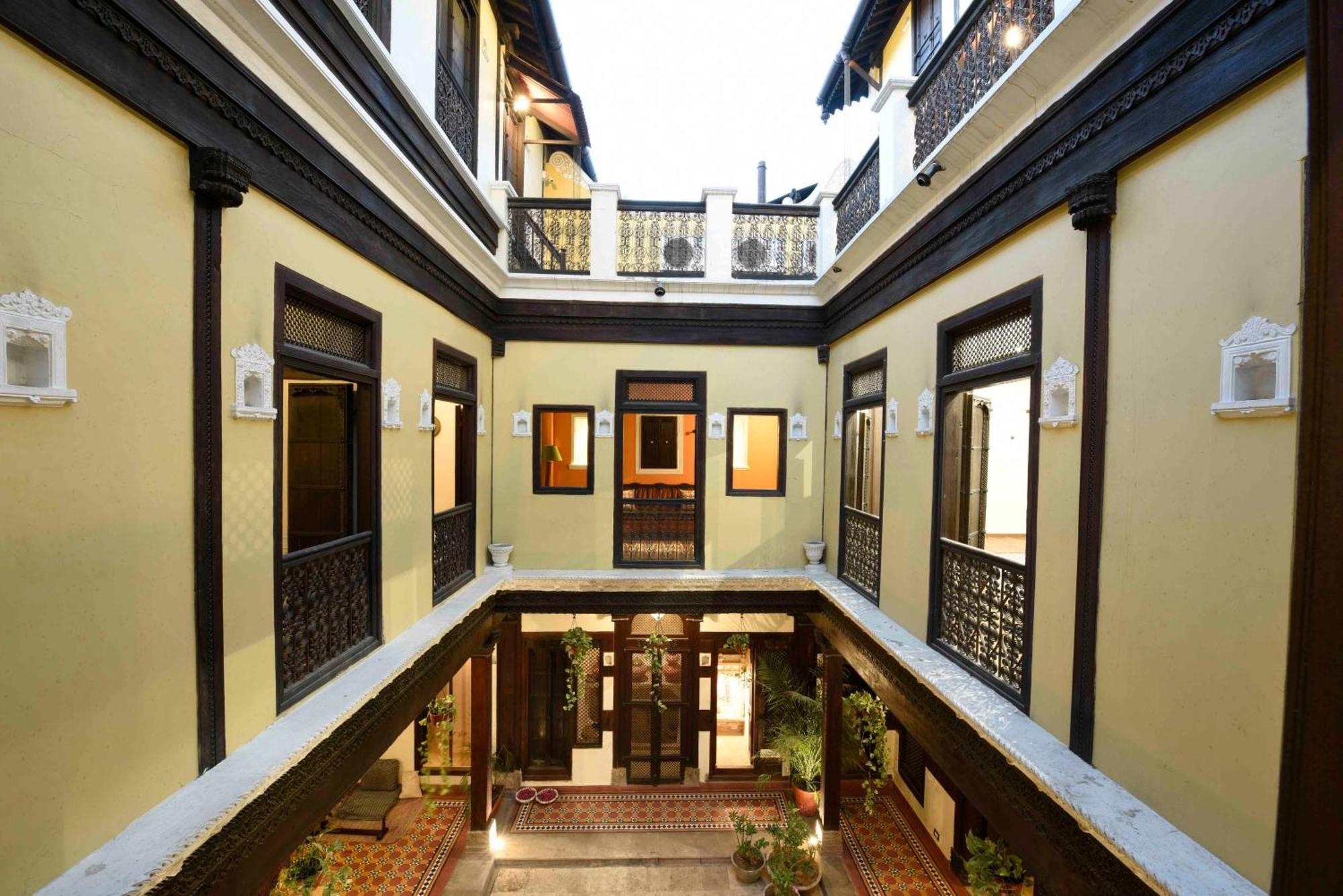 蒂万吉尼哈维里住宿加早餐旅馆 阿穆达巴 外观 照片